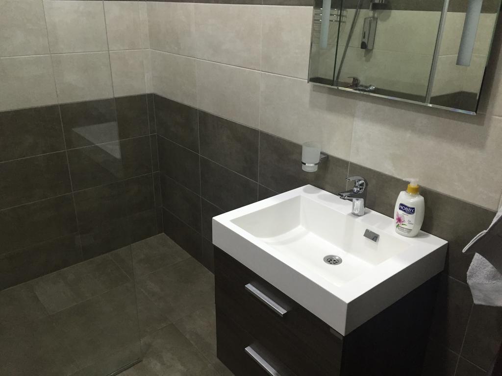 Sea Towers 2 Room Apartment Batumi Exterior photo