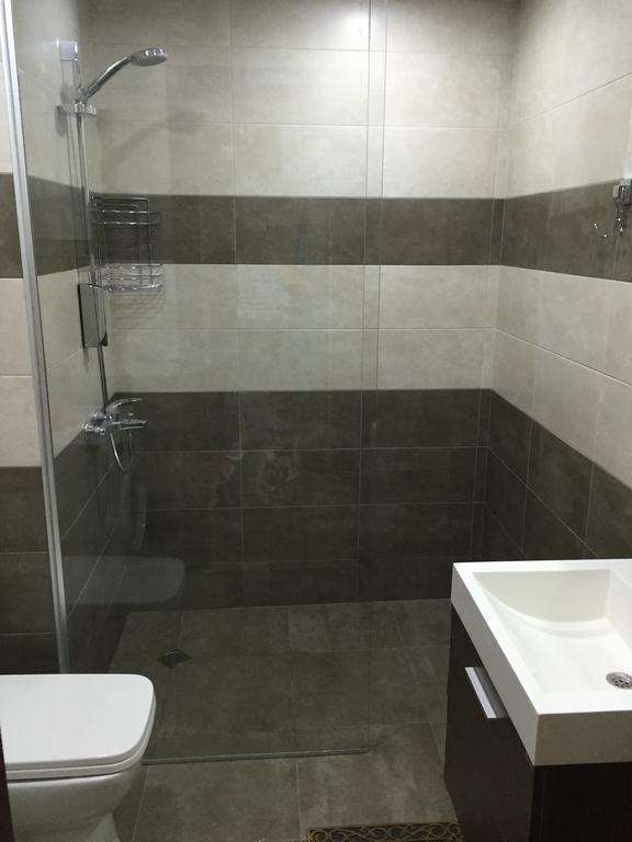 Sea Towers 2 Room Apartment Batumi Exterior photo